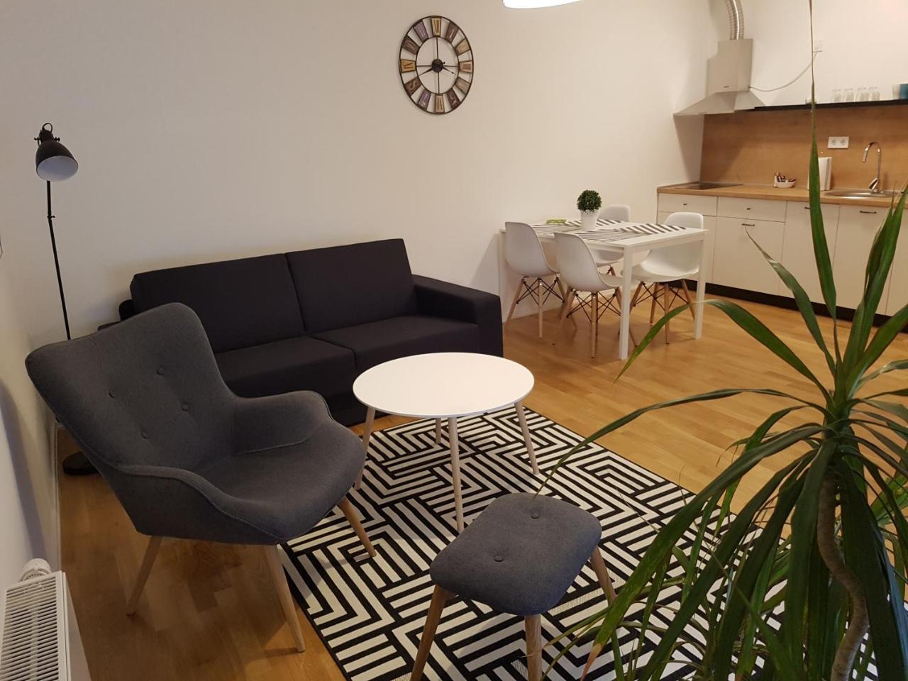 Home Apartmani I Sobe Osijek Exteriér fotografie