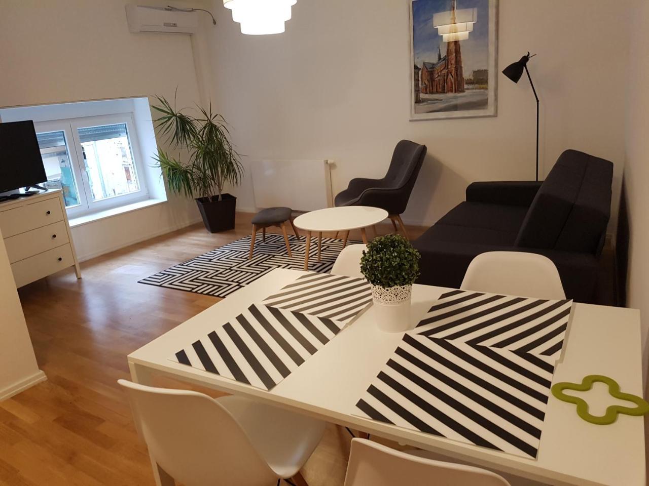 Home Apartmani I Sobe Osijek Exteriér fotografie